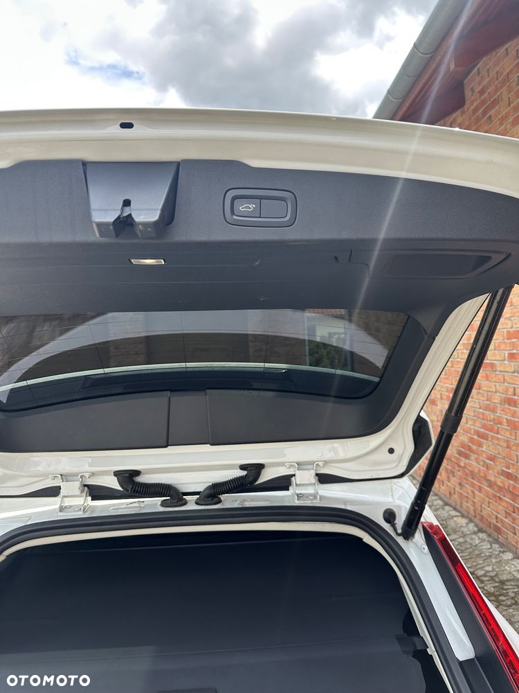 Volvo V60 T8 AWD Plug-In Hybrid Inscription - 17