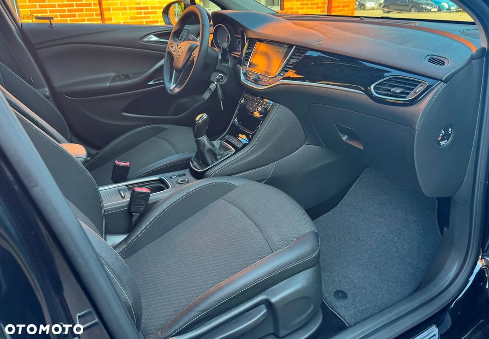 Opel Astra 1.6 CDTI Cosmo - 10