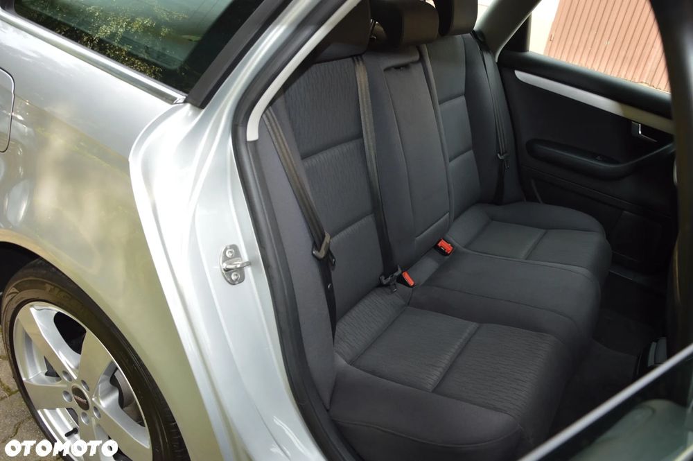 Audi A4 Avant 1.6 - 24