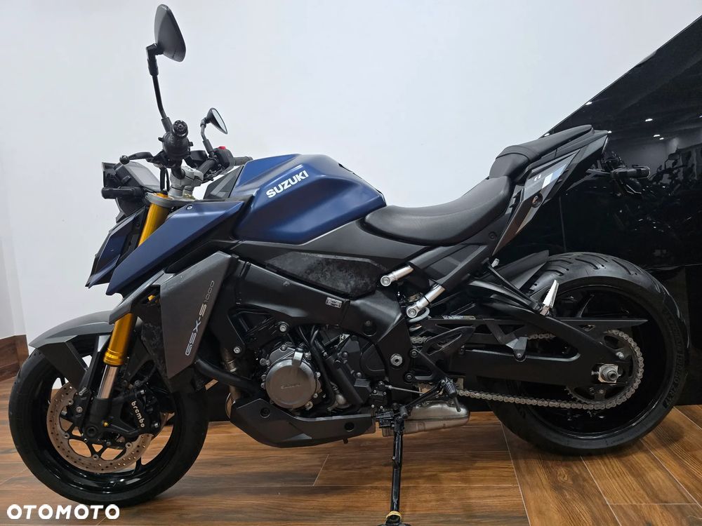 Suzuki GSX - 29
