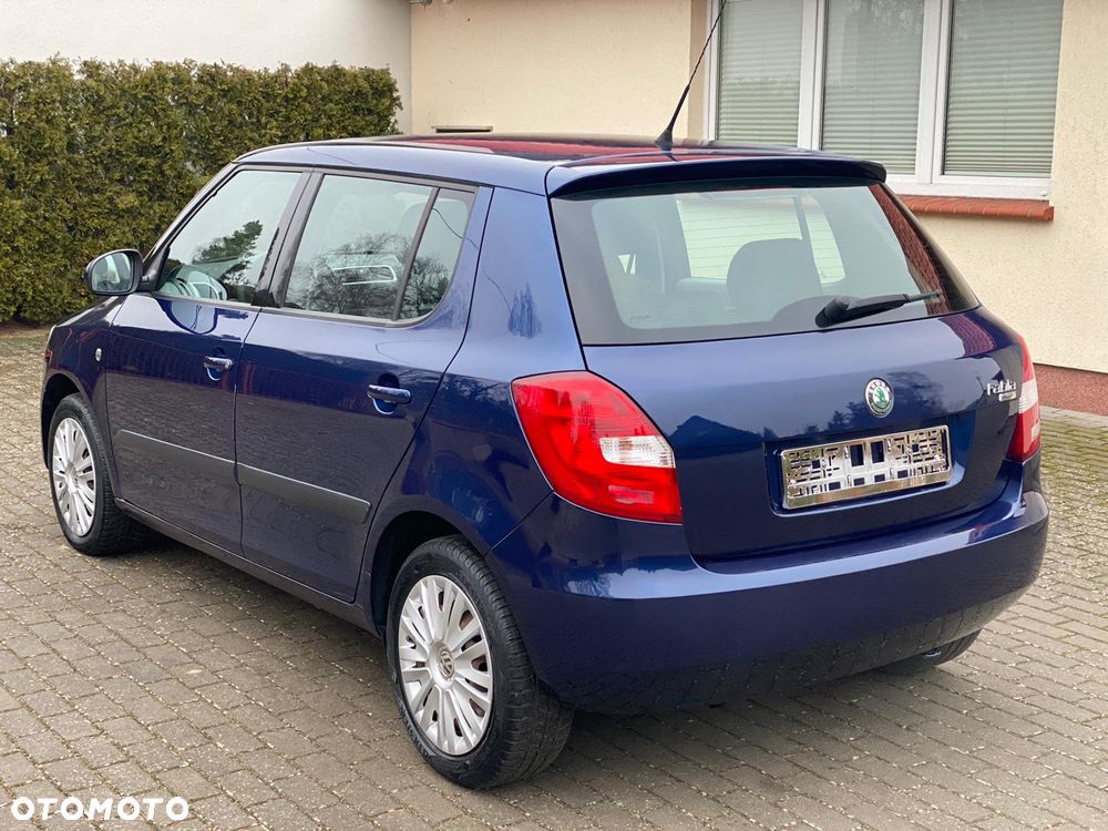 Skoda Fabia 1.2 HTP STYLE Edition - 33