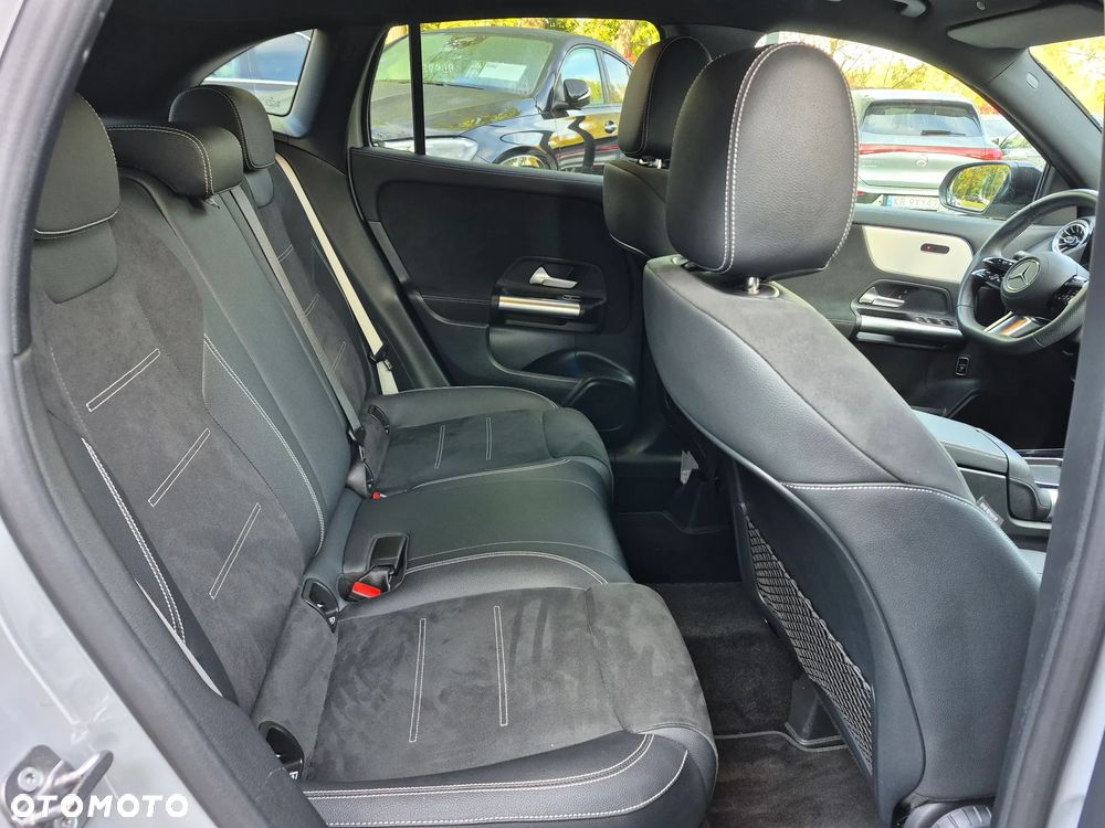 Mercedes-Benz GLA 200 AMG Line - 28