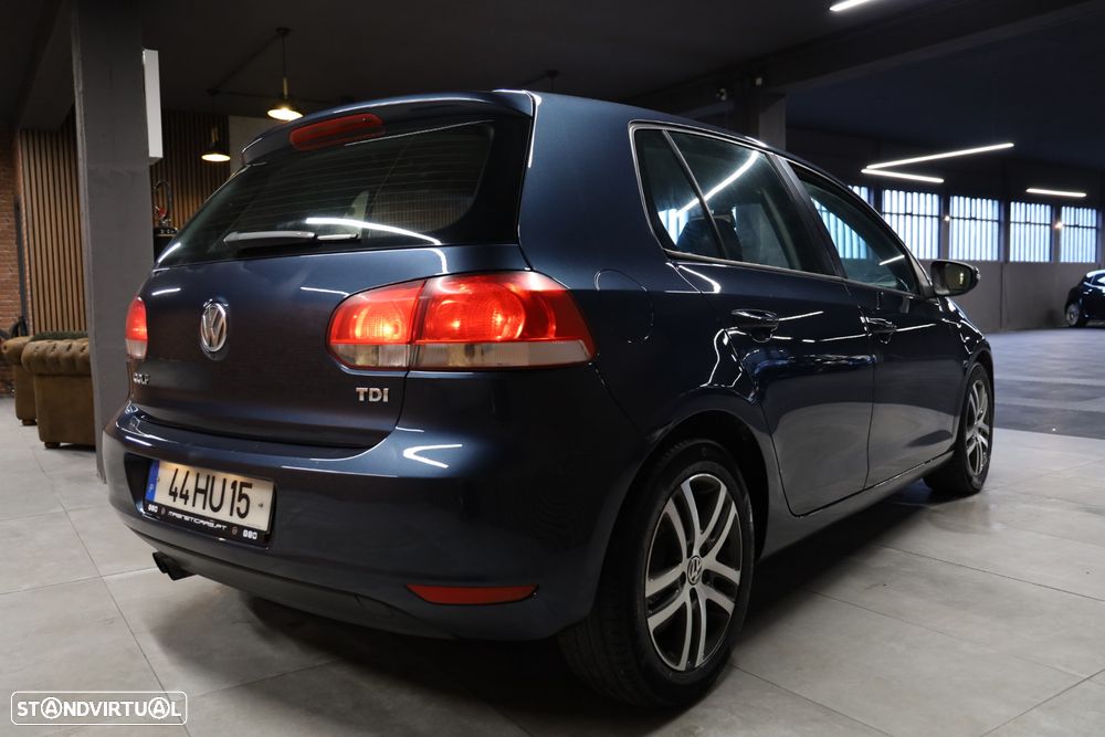 VW Golf 2.0 TDi Confortline - 24