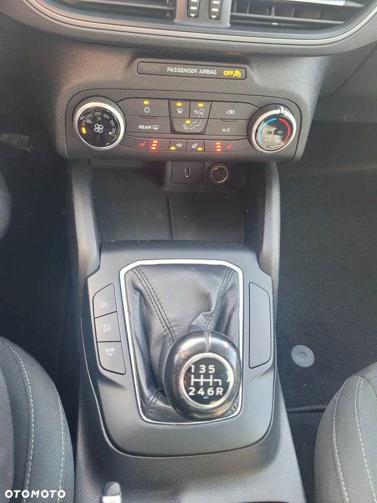 Ford Focus 1.0 EcoBoost Titanium - 8