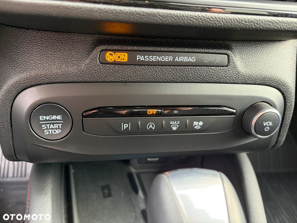 Ford Focus 1.0 EcoBoost Hybrid ST-LINE - 35