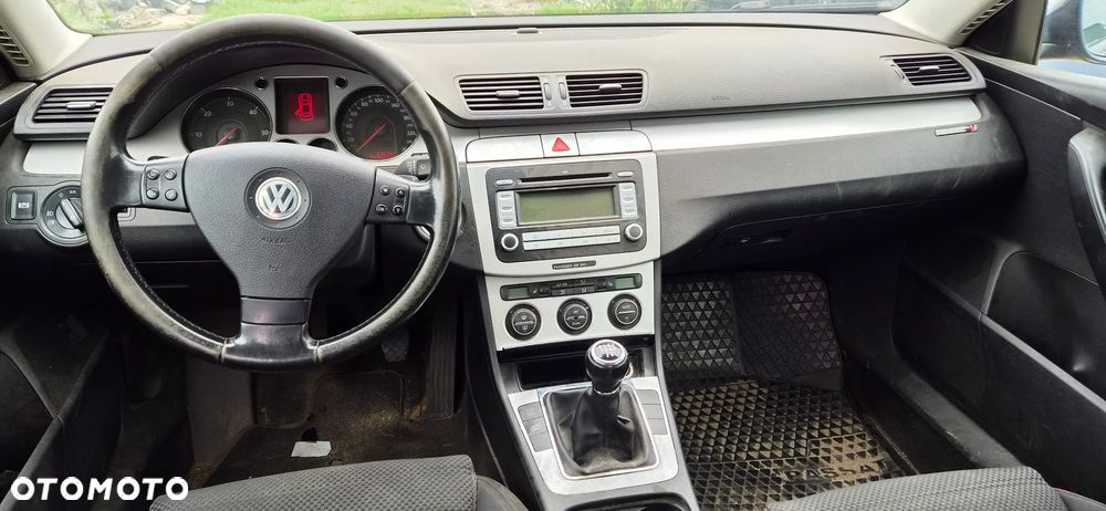 VW Passat B6 1,9 TDI 77kW 105KM kombi 5-bieg manual LC5F - 3