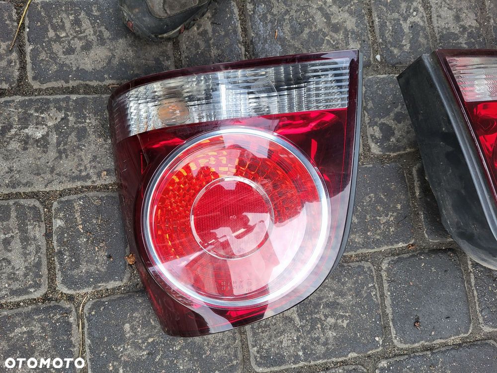 Lampa tylna vw polo 9n3 07r kompletna - 2
