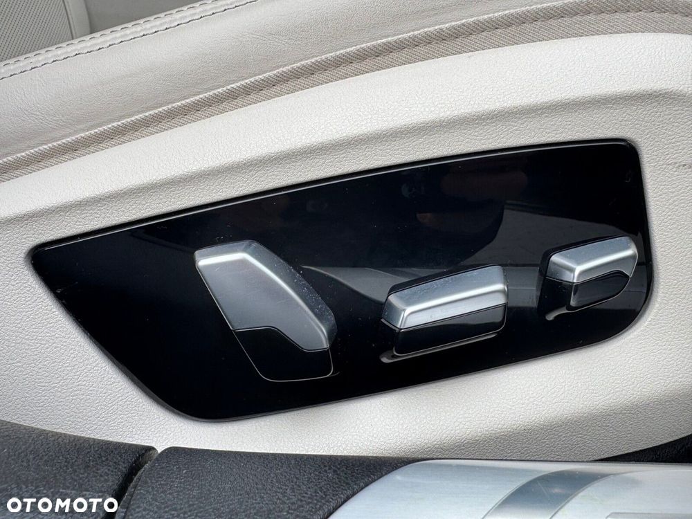 BMW Seria 7 - 26