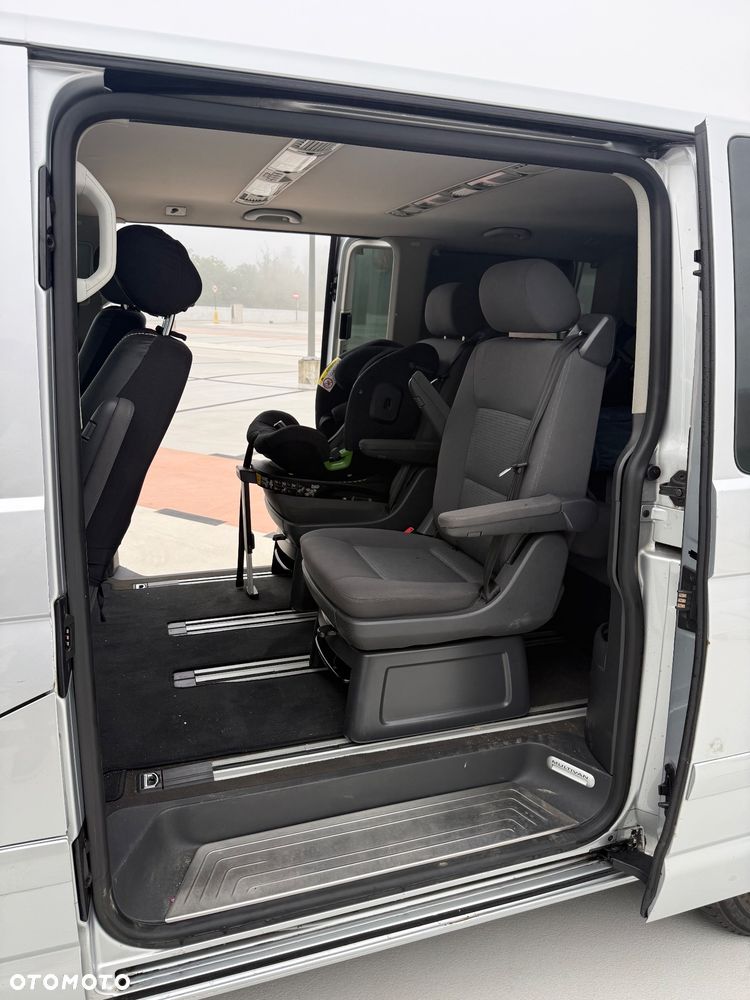 Volkswagen Multivan - 25