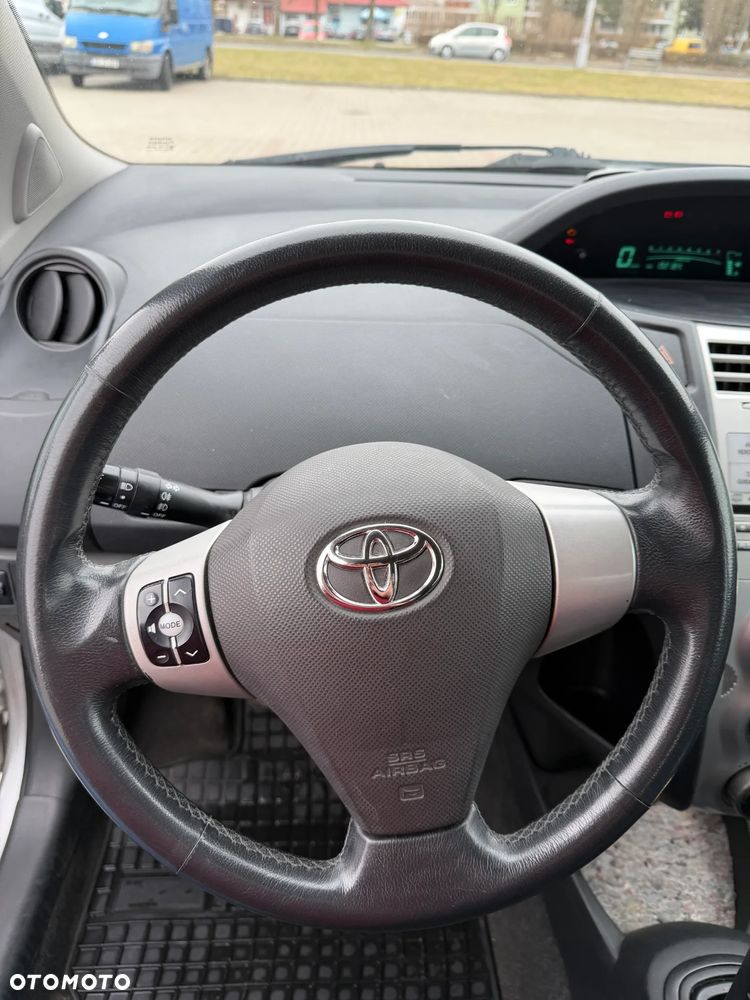 Toyota Yaris 1.3 VVT-i Luna - 13