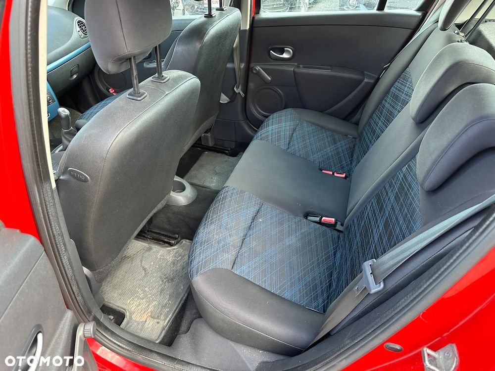 Renault Clio - 18