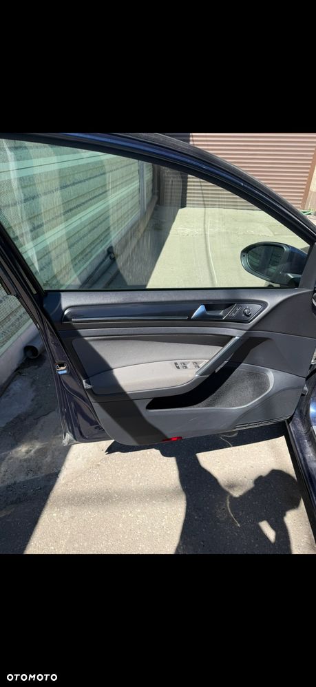 Volkswagen Golf 1.6 TDI Highline - 12