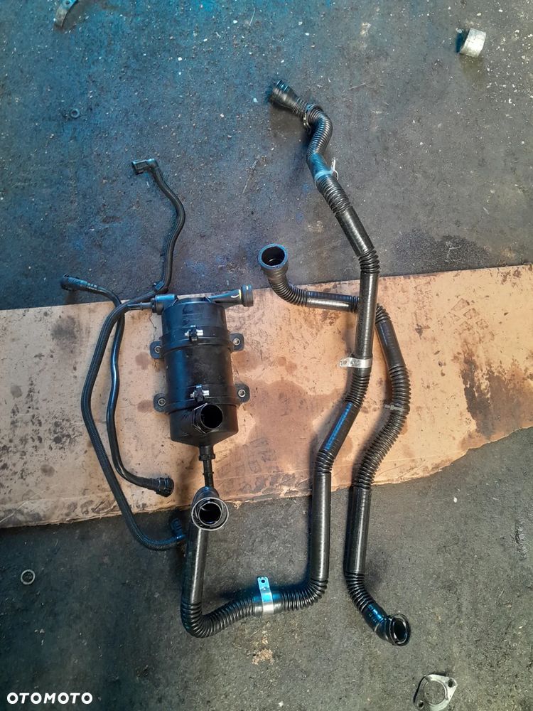 Separator oleju odma z przewodami Ford F MAX 2024r. 500KM GC46-6A785-EA KOMPLET