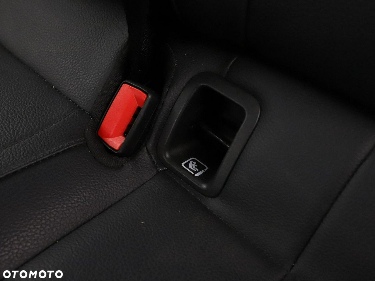 Mercedes-Benz Klasa A 180 d Progressive 8G-DCT - 36