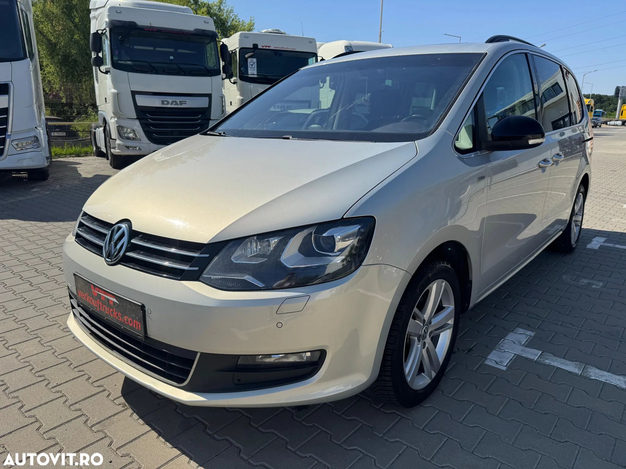 Volkswagen Sharan 2.0 TDI DSG BlueMotion Technology Highline - 1