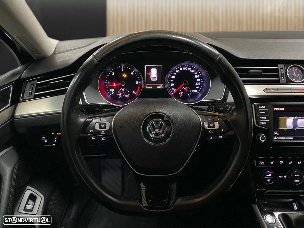 VW Passat Variant 2.0 TDi Confortline - 9