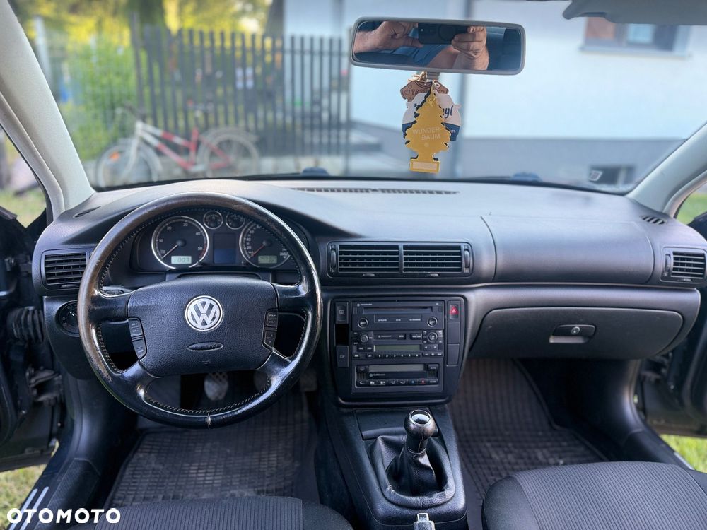 Volkswagen Passat 1.9 TDI Basis - 14