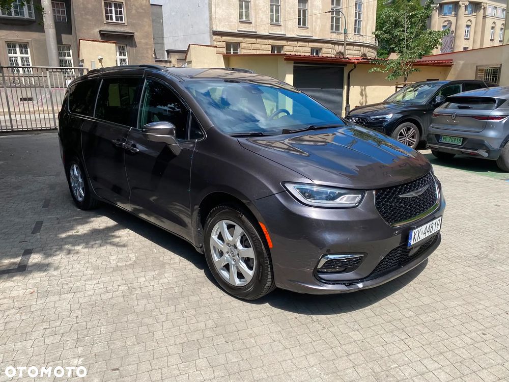 Chrysler Pacifica - 5