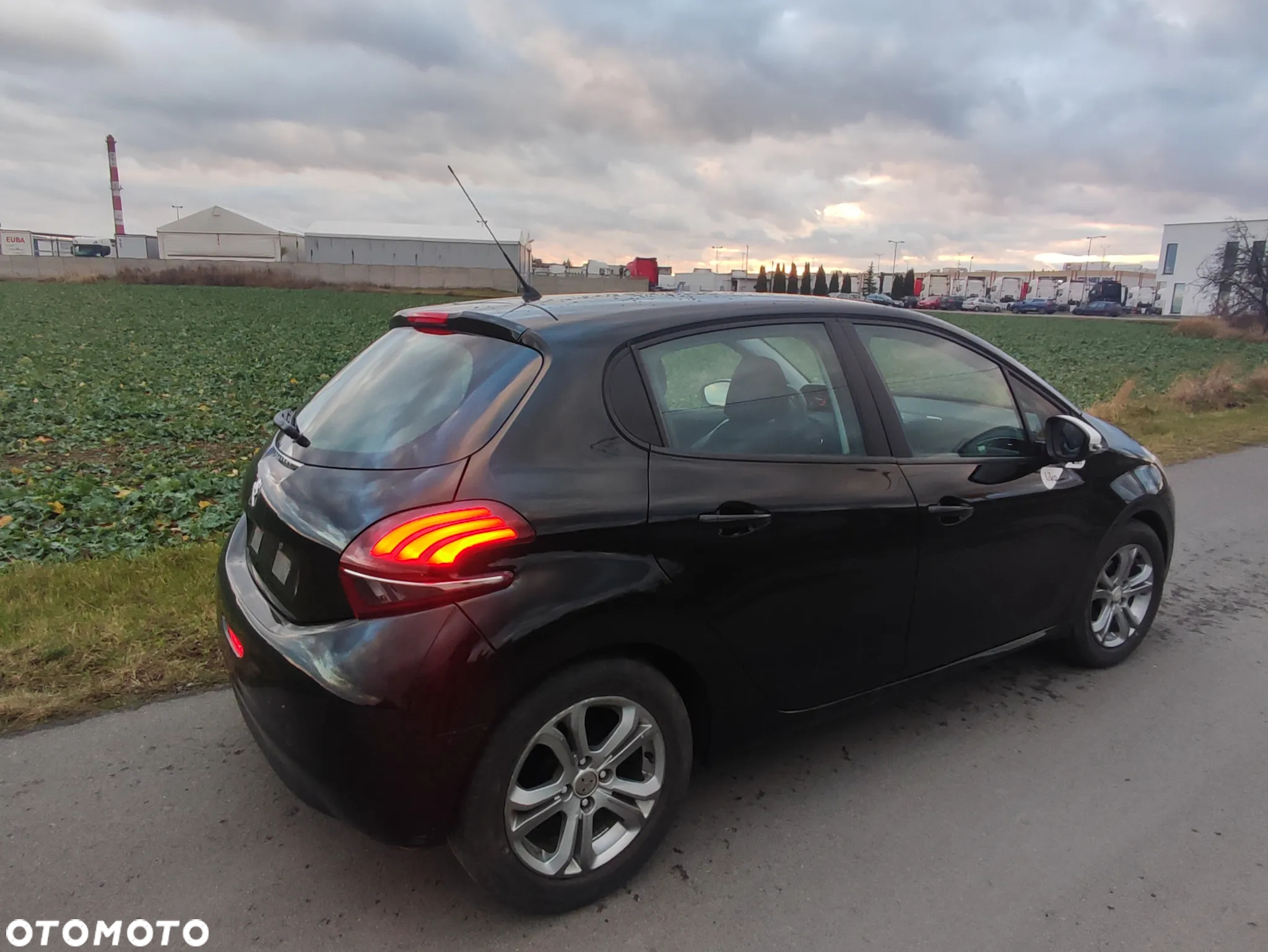 Peugeot 208 PureTech 68 Like - 4