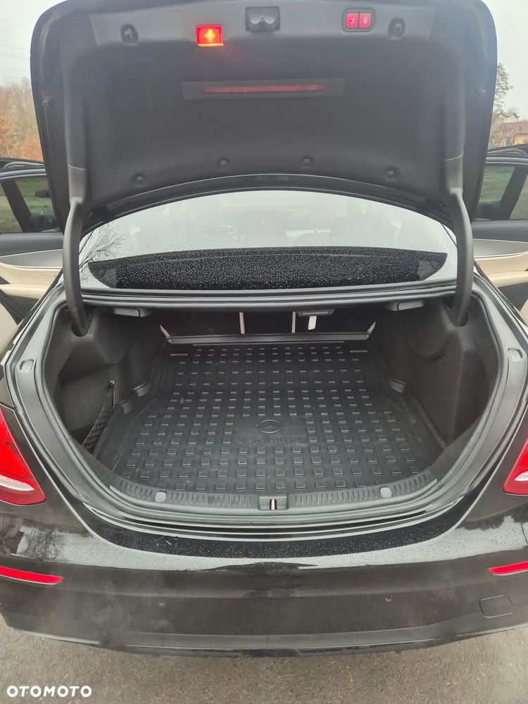 Mercedes-Benz Klasa E 43 AMG 4-Matic - 13