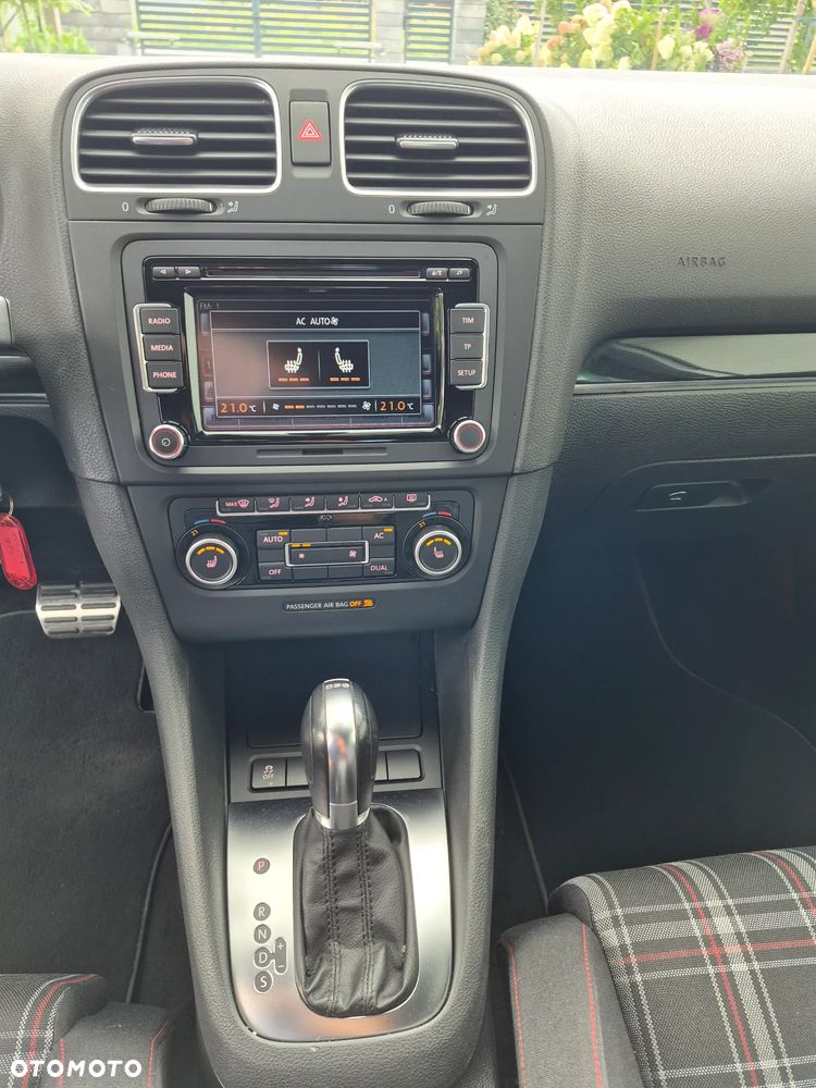 Volkswagen Golf 2.0 GTI DSG - 21