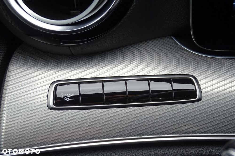 Mercedes-Benz Klasa E - 26