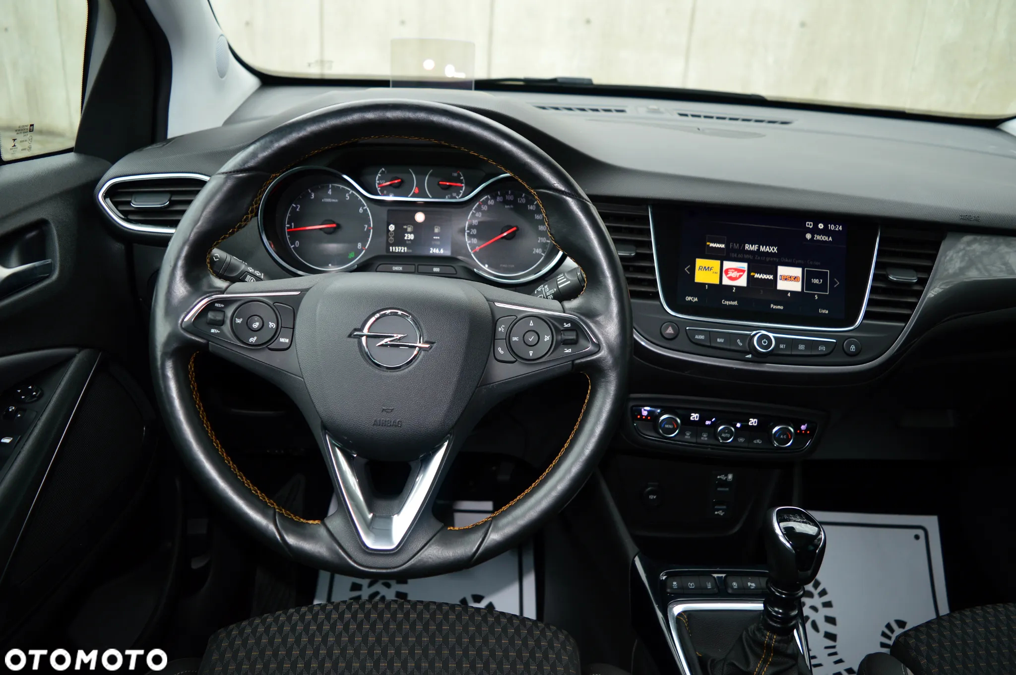 Opel Crossland X - 16