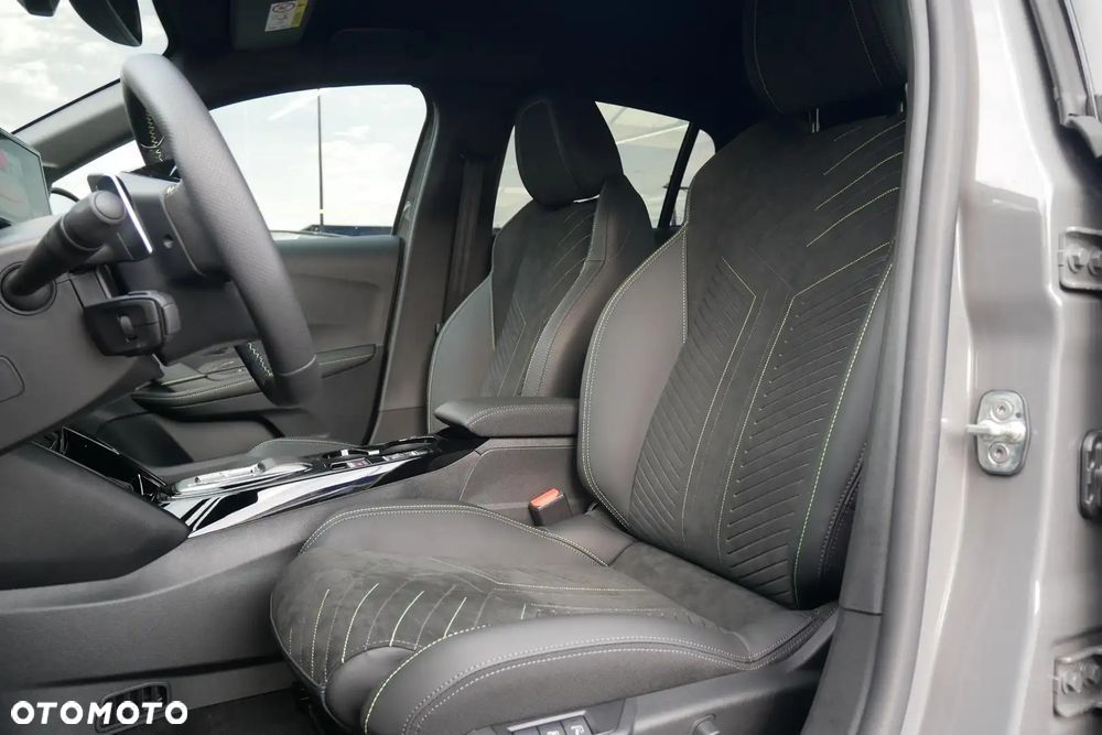 Peugeot 208 1.2 mHEV GT - 9