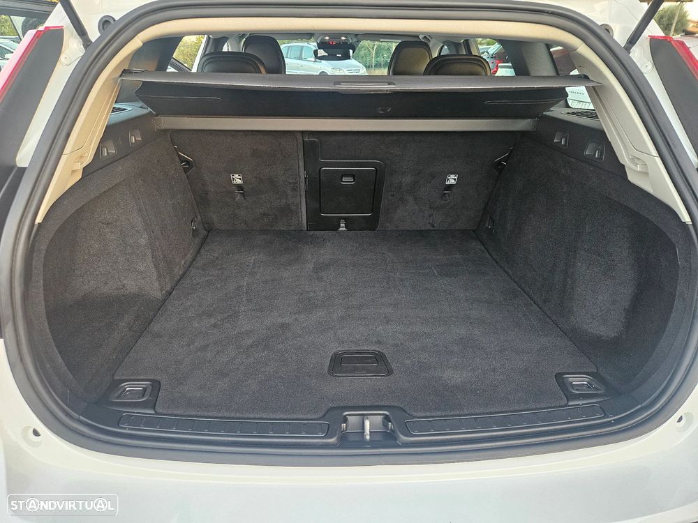 Volvo V60 2.0 D3 Momentum - 22