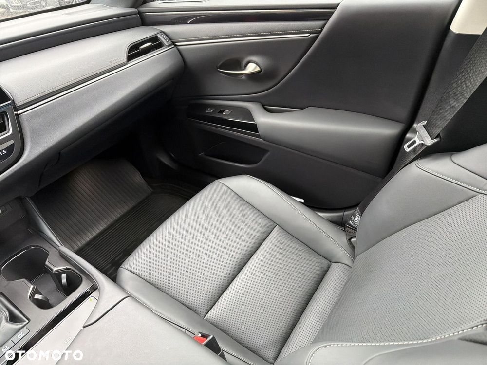 Lexus ES 300h Business Edition - 18
