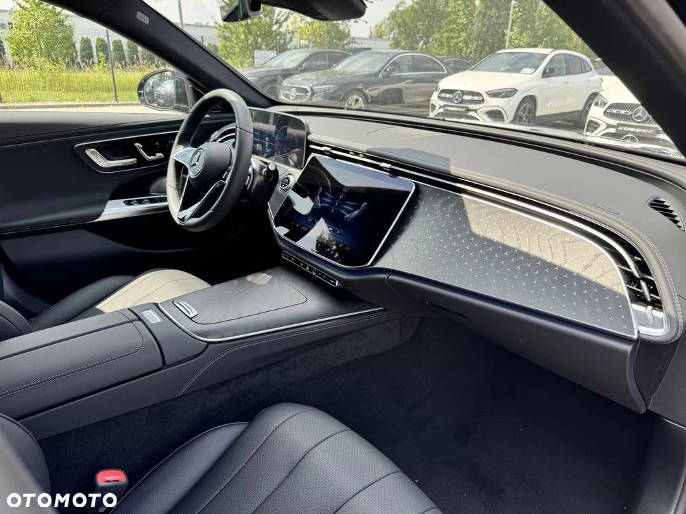 Mercedes-Benz Klasa E 220 d mHEV 4-Matic Exclusive 9G-Tronic - 17