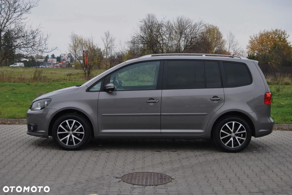 Volkswagen Touran - 17