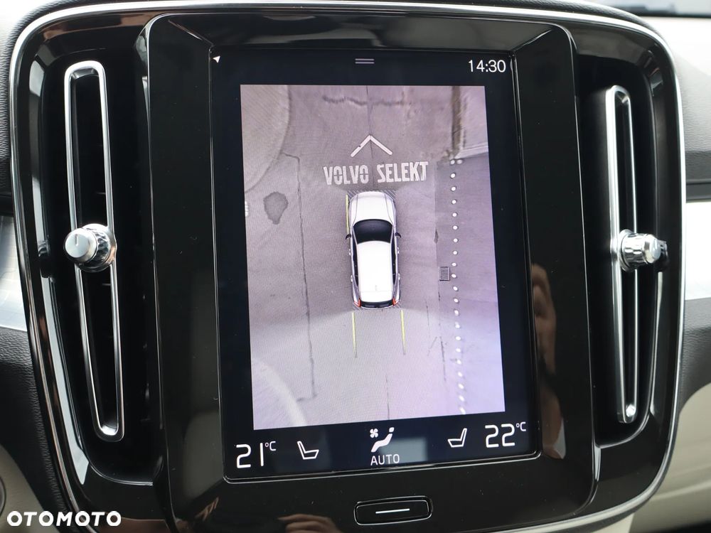 Volvo XC 40 T3 Momentum Pro - 26