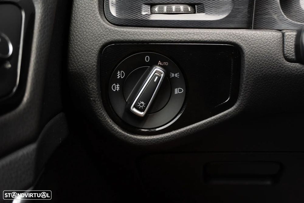 VW Golf 2.0 TDI GTD DSG - 47