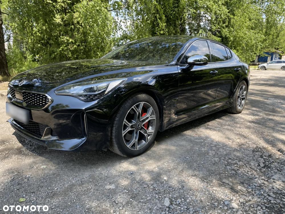 Kia Stinger - 1