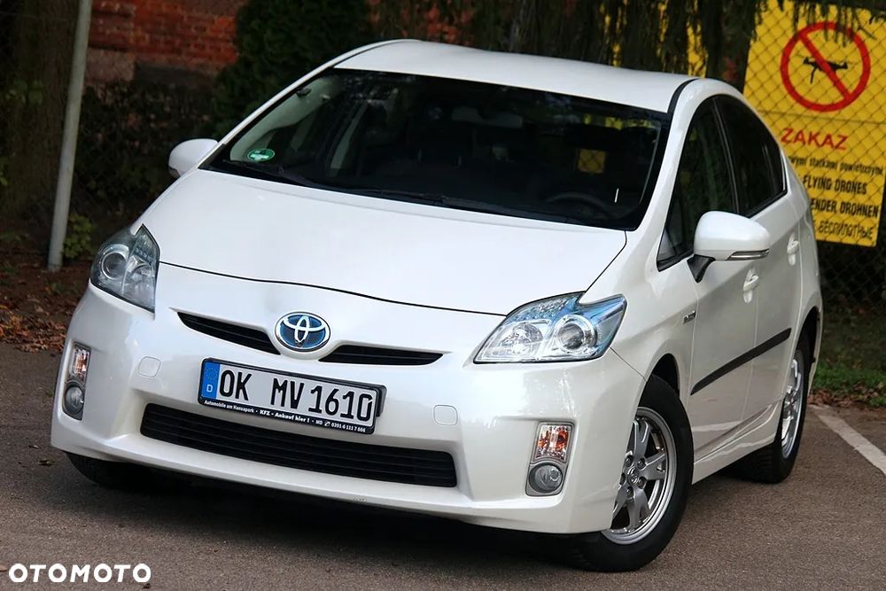 Toyota Prius Plug-in 1.8 HSD Premium - 4