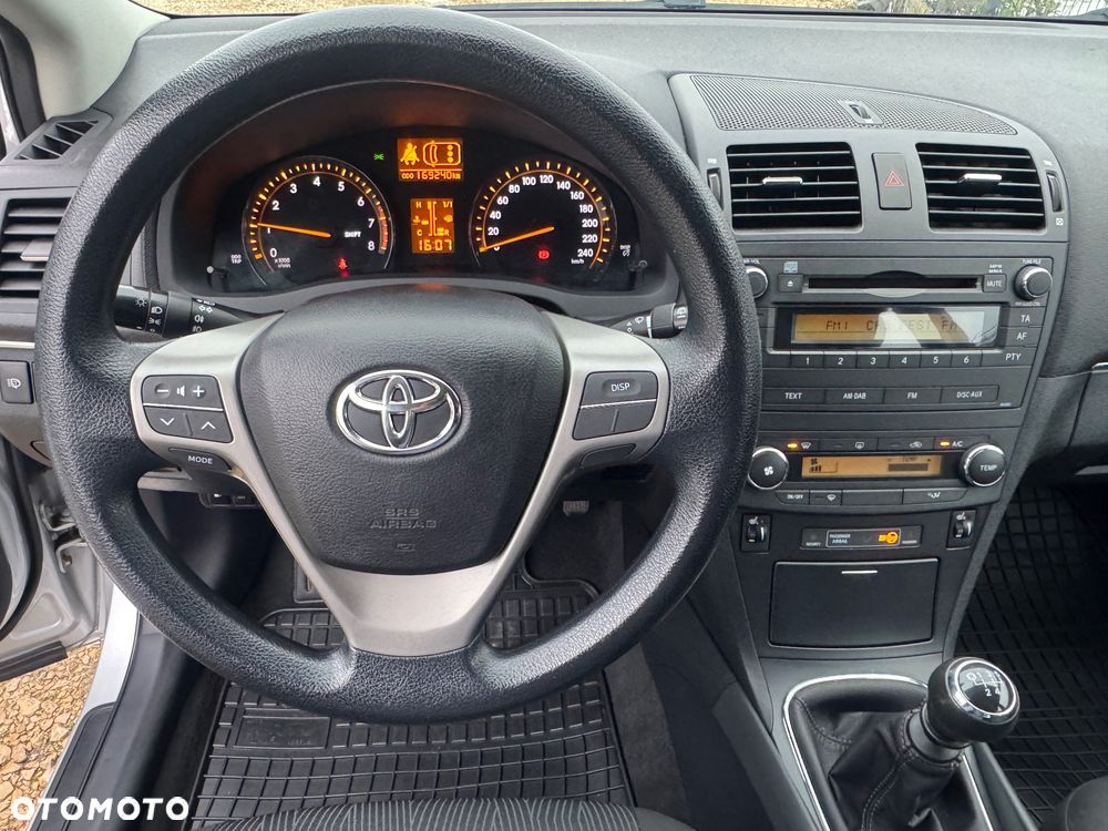 Toyota Avensis 1.6 Comfort - 22