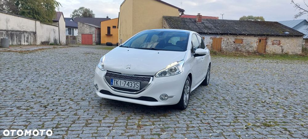 Peugeot 208 - 17