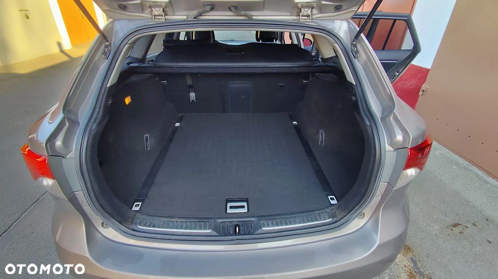 Toyota Avensis 2.0 D-4D Edition (2014) - 10