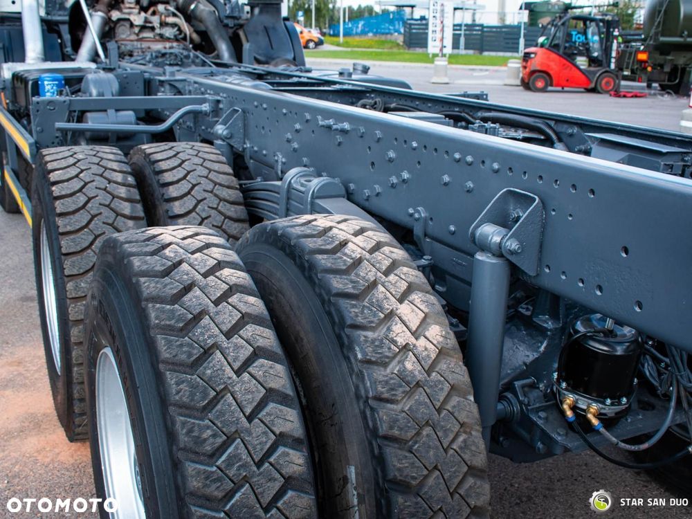 Mercedes-Benz 3332 AK 6x6 podwozie pod zabudowę - 21