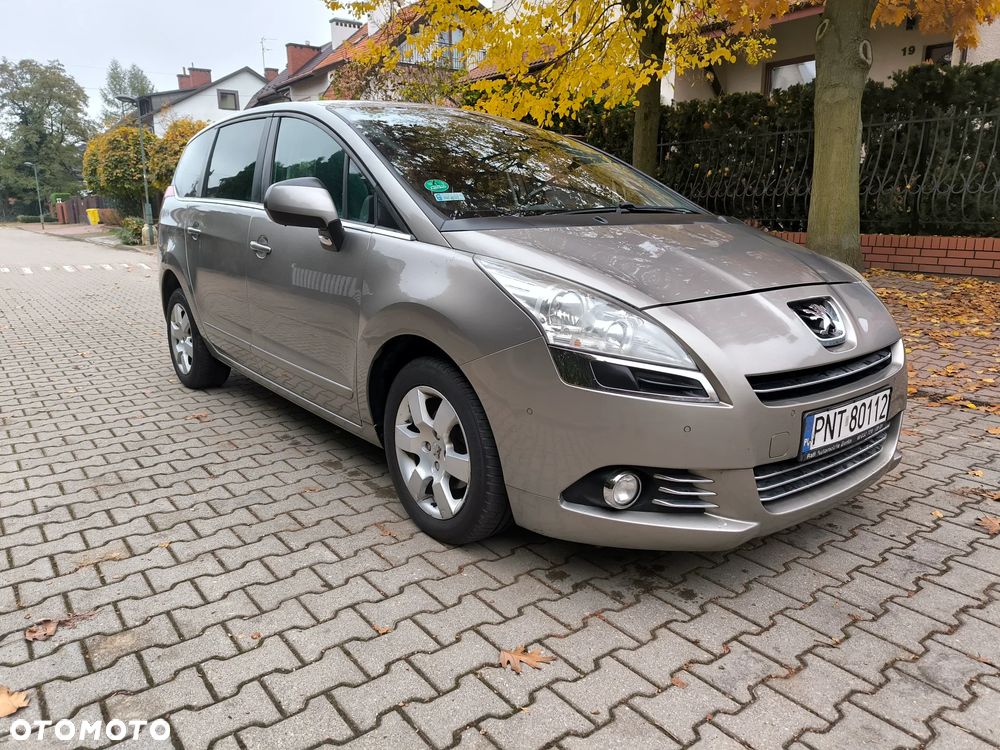 Peugeot 5008 2011 photo 2