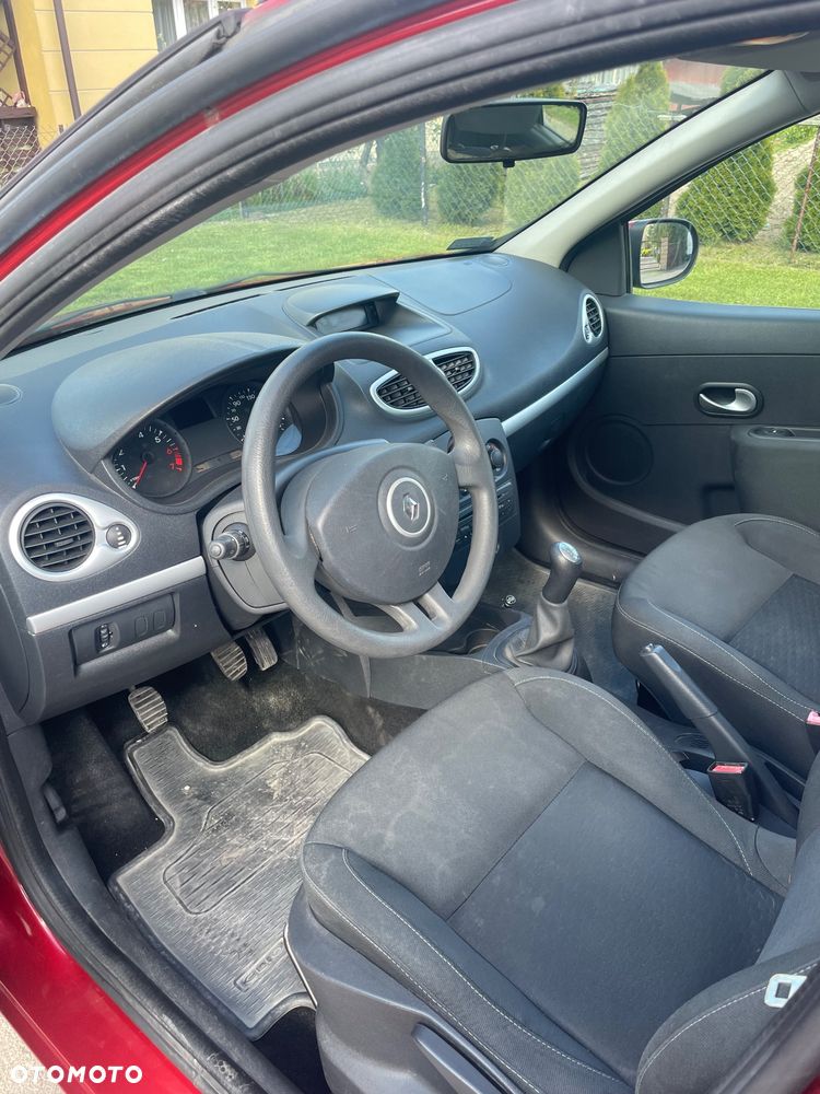 Renault Clio - 12
