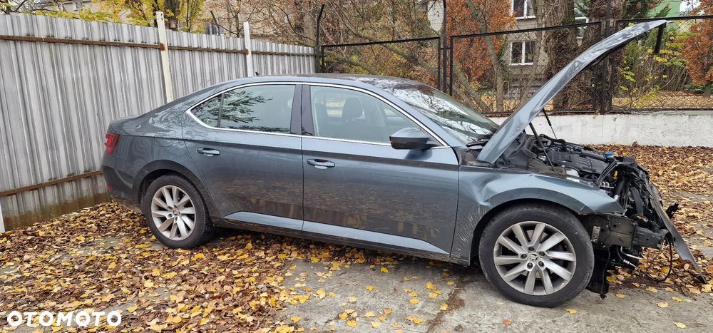 Skoda Superb 2.0 TDI SCR Style DSG - 3