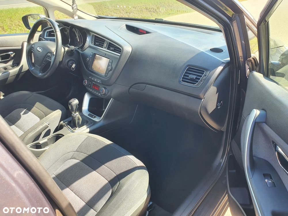 Kia Ceed 1.4 CVVT Dream-Team Edition - 13