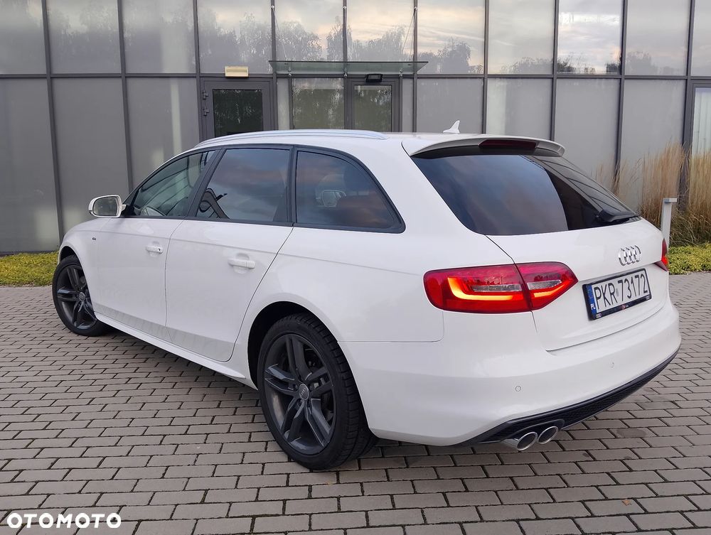 Audi A4 Avant - 32