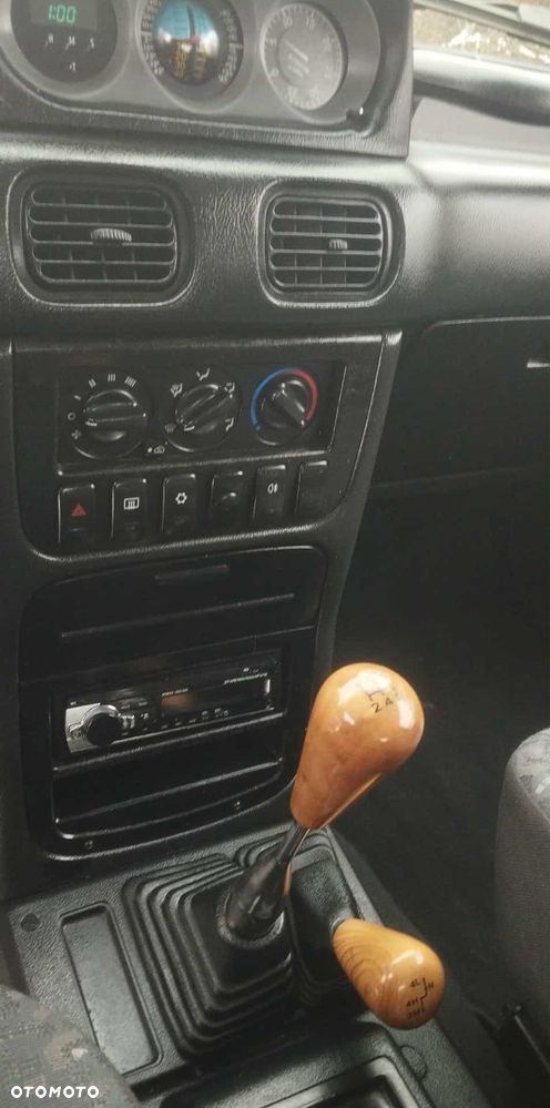 Hyundai Galloper - 25