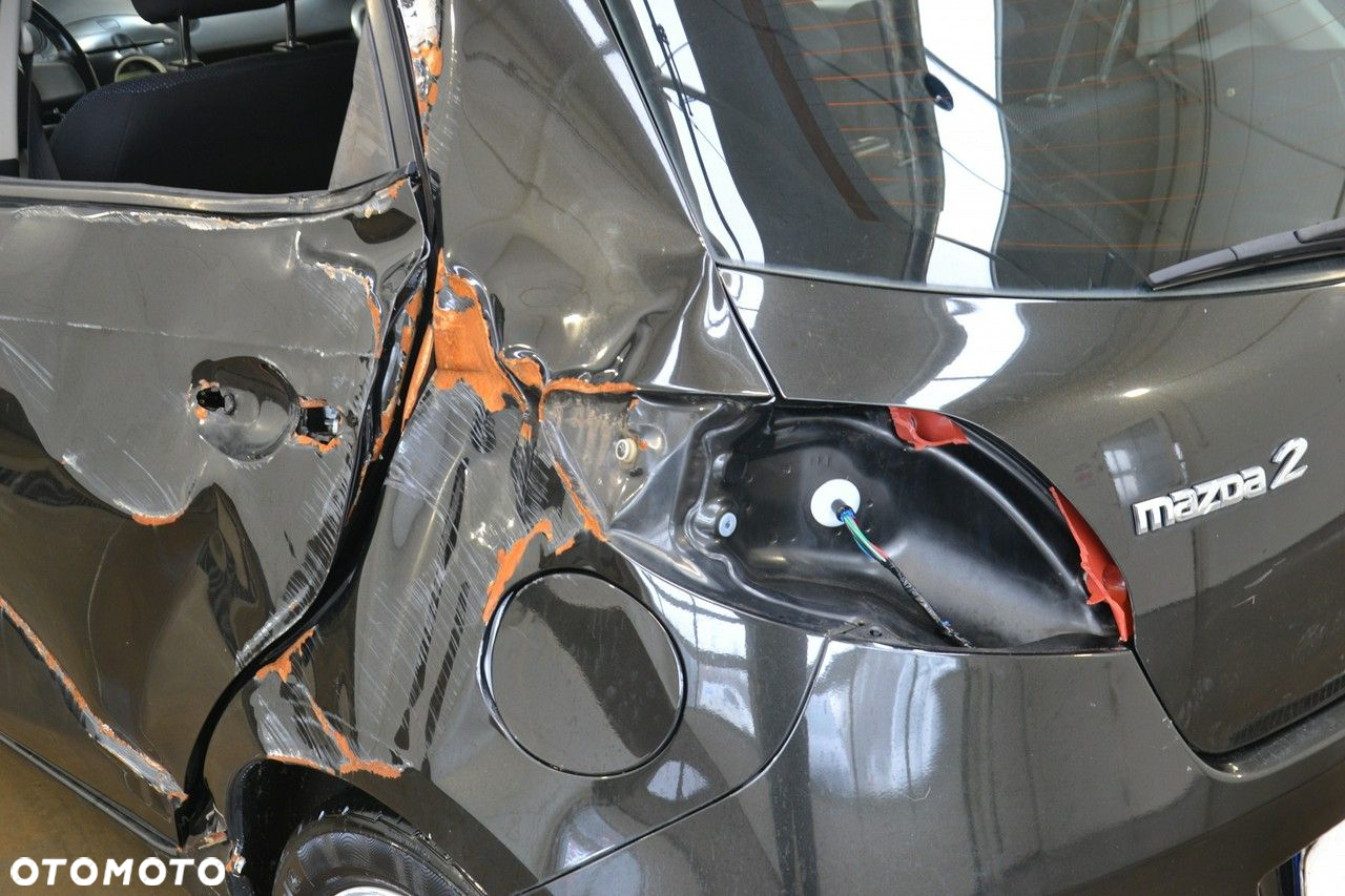 Mazda 2 - 11