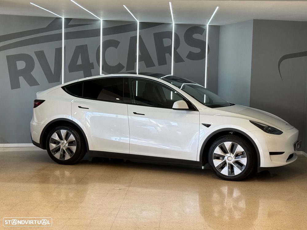 Tesla Model Y Standard RWD - 6