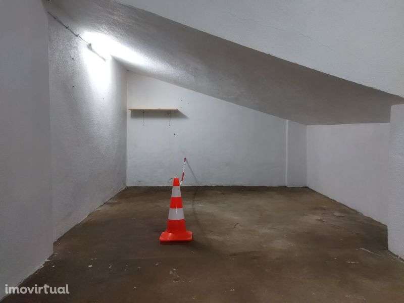 Parqueamentos em Garagem Box - Motas, Bicicletas, Trotinetes - Grande imagem: 3/6