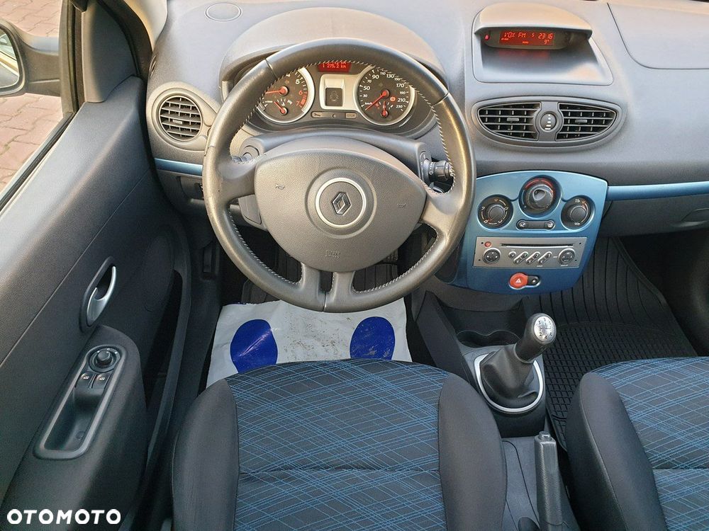 Renault Clio - 12